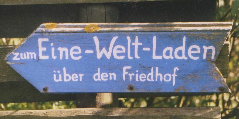 Zum Eine-Welt-Laden ueber den Friedhof